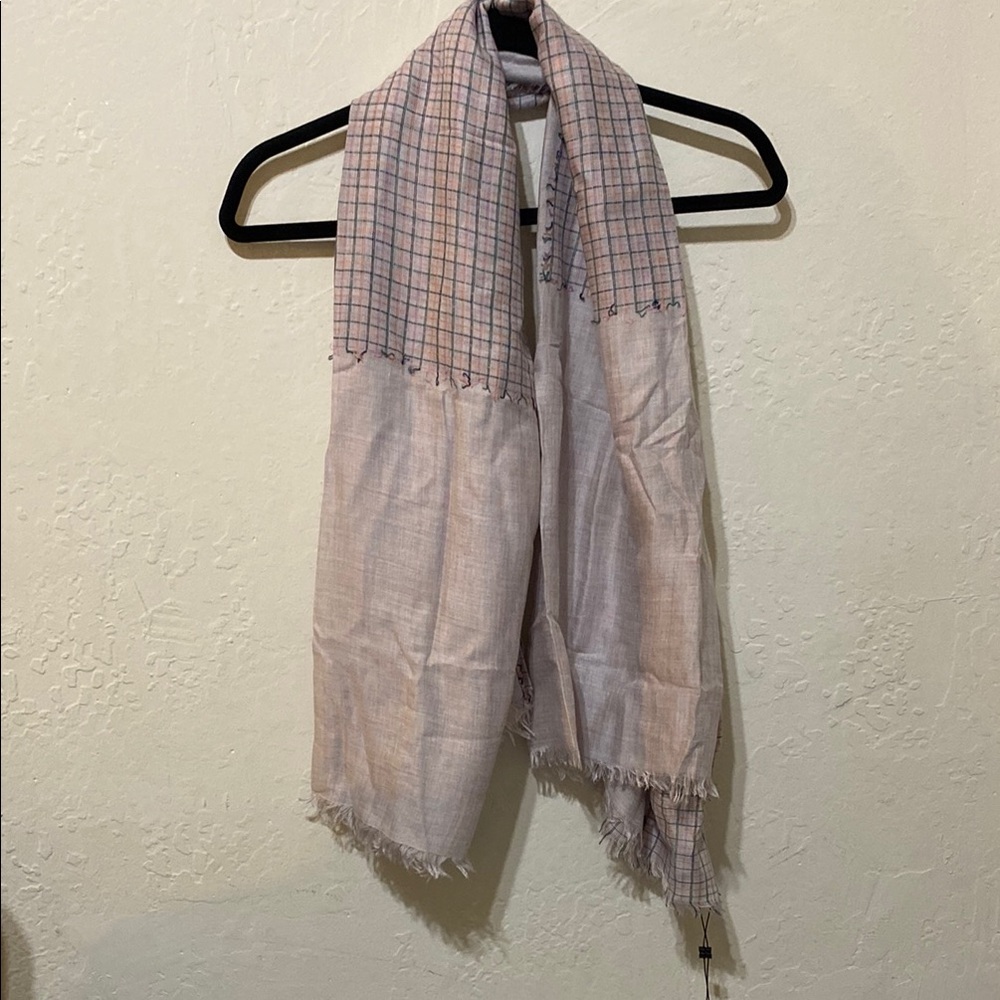 🍂 BCBG Checkered Fringe Scarf